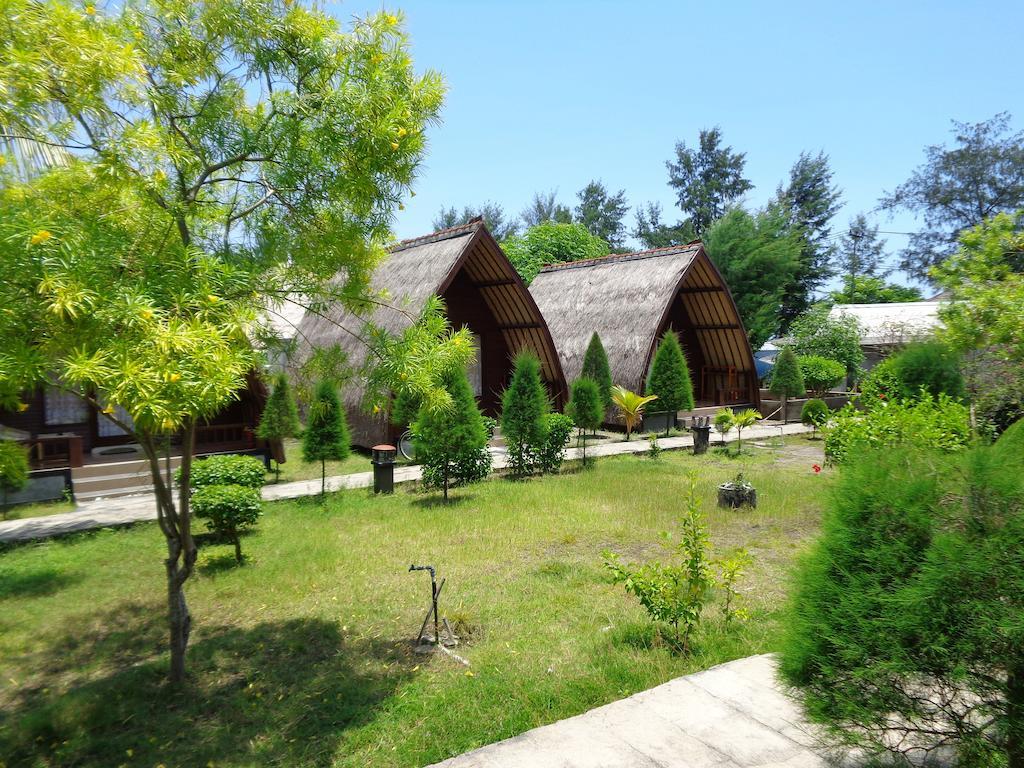 Sandy Beach Bungalows Gili Air Exterior foto